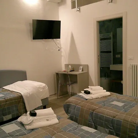 Brighetti Oda ve Kahvaltı 3*